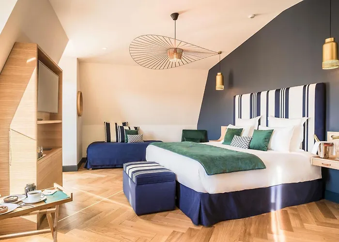 Отель Madison Jean De Luz - Handwritten Collection