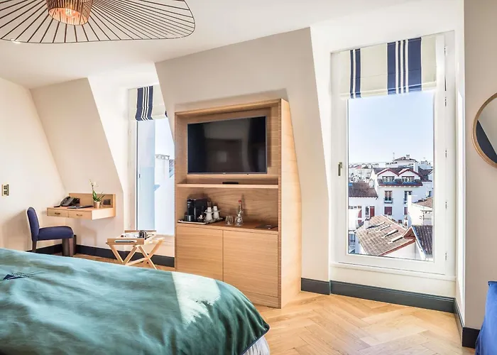 Madison Jean De Luz - Handwritten Collection 4* Сен-Жан-де-Люз