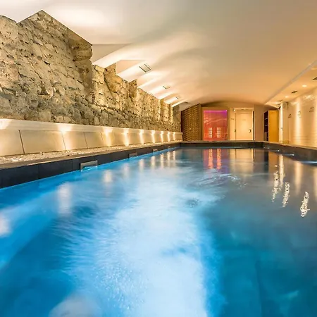 & Madison Jean De Luz Hotel 4*
