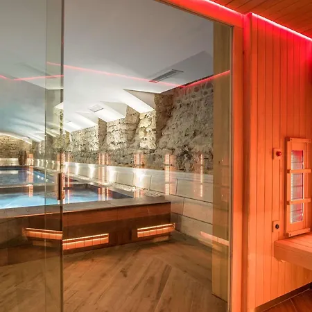 Madison Jean De Luz - Handwritten Collection Hotel 4*
