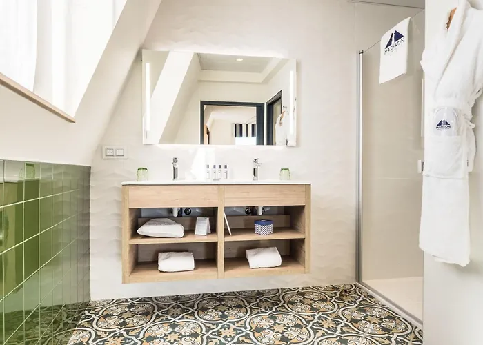 Hotel Madison Jean De Luz - Handwritten Collection 4*