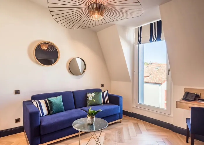 Madison Jean De Luz - Handwritten Collection 4* Saint-Jean-de-Luz