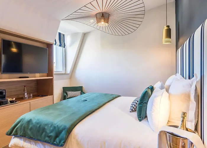 Madison Jean De Luz - Handwritten Collection Hotel